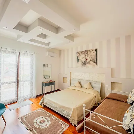By Family L&g Bed & Breakfast *