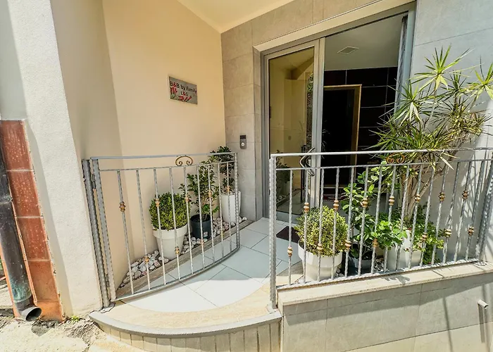 By Family L&g 住宿加早餐酒店 4*